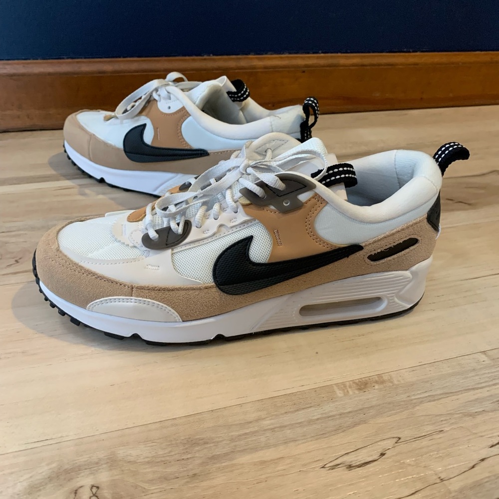 New!!! Woman’s Nike shoes